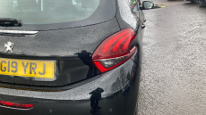 Peugeot 208 1.2 PureTech 82 Signature 5dr [Start Stop] Petrol Hatchback